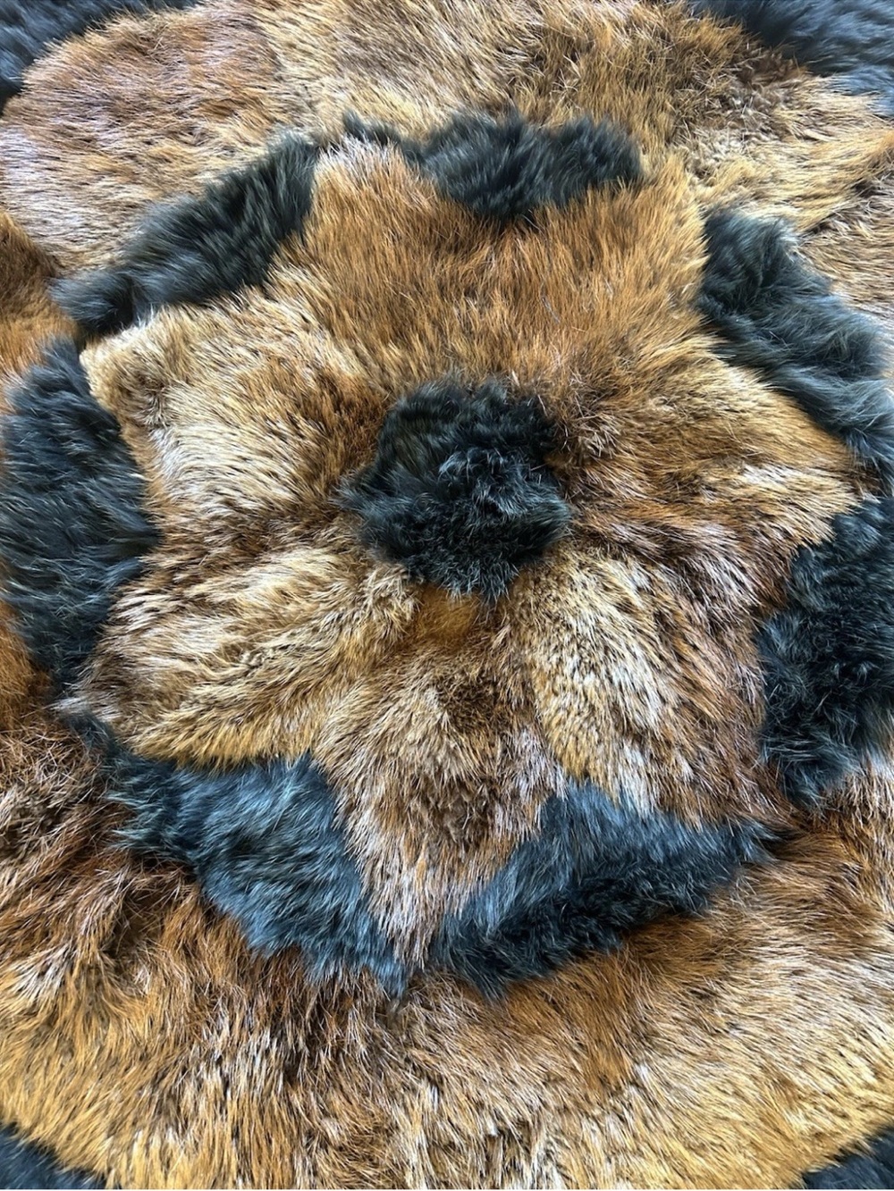 Vintage 1970’s Handmade Real Fur Patchwork Round Rug 50” Brown Black Lodge Decor - Picture 6 of 14